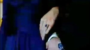 209514-royal-engagement-prince-william-gives-kate-his-late-mothers-ring-410x230.jpg