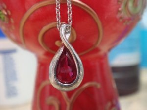 Ruby Pendant 2 008.jpg Ruby Pendant 2 008.jpg