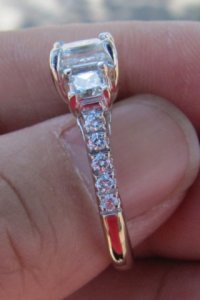 3 stone princess diamond ring side2.jpg