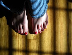 ToeRingOnToe.jpg ToeRingOnToe.jpg