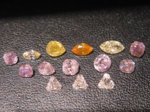 Diamonds yellow pink and white for bracelet2.JPG Diamonds yellow pink and white for bracelet2.JPG