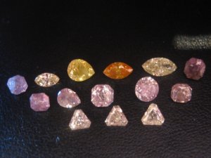 Diamonds yellow pink and white for bracelet 1.JPG Diamonds yellow pink and white for bracelet 1.JPG