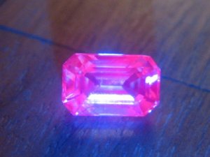 Chrysoberyl Vanadium Chrysoberyl fluor2_1_1.JPG