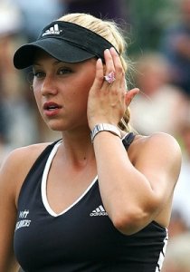 anna_kournikova_pink.jpg