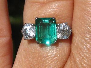 Emerald Ring2 1s.JPG