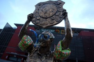 wally-lewis-statue-395.jpg