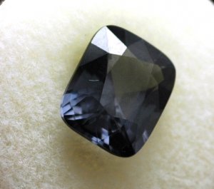 grayish blue spinel2.JPG