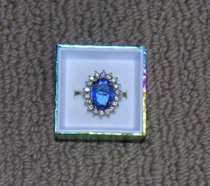 vintage-avon-princess-diana-sapphire-look-ring-70s_130459050313.jpg