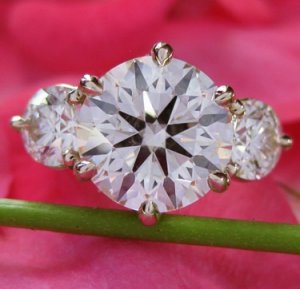 three-stone-diamond-engagement-ring-1[1].jpg