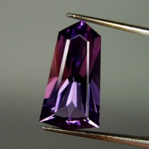 HLitnonShieldAmethyst17x9mm5.75ctBrazilVVS.jpg