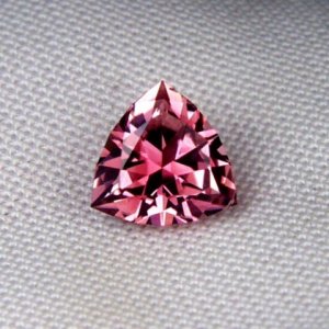 HLitnonTourmailneNuristanAfghanistan1.56ct7.7x5mmDepthVVS.jpg