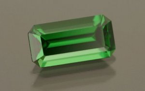 GemTraderOct-07-Tsavorite.jpg
