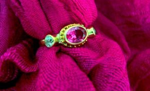 morogorogemritejanishring_screwycolors.jpg