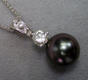 Pearl Pendant 1.jpg