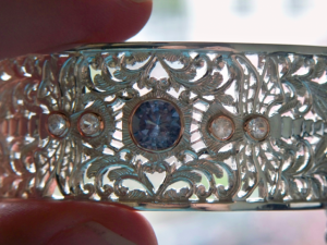 bracelet 011.png bracelet 011.png
