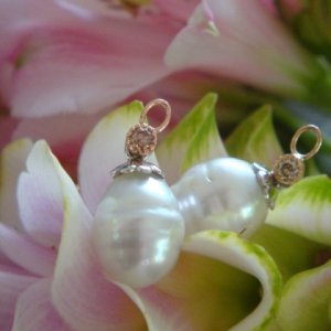 sS pearl earrings 2.jpg