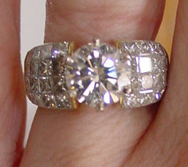 maroundweddingring.jpg