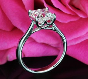 Royal Crown Vatche.jpg Royal Crown Vatche.jpg
