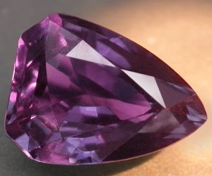 CCSapphire 2.25ct incandescent.jpg