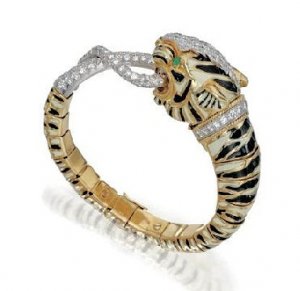 David Webb gold, platinum, enamel, diamond, emerald.jpg David Webb gold, platinum, enamel, diamond, emerald.jpg
