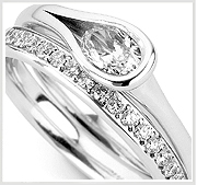 BezelEngagementRings03.jpg