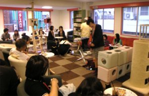 tokyo-calico-cat-cafe-2.jpg tokyo-calico-cat-cafe-2.jpg