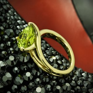 Custom-Chrysoberyl-Trilliant-Yellow-Gold-Solitaire-Ring-by-Whiteflash-20422_6.jpg