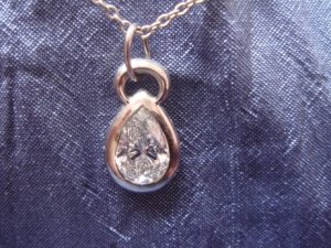 Shiny Pendant Post Clean-Up PS2.jpg Shiny Pendant Post Clean-Up PS2.jpg