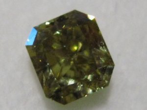 Chameleon 1.01ct inside electric light_1_1.JPG