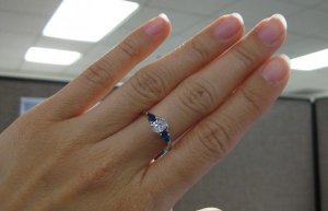 oval sapp 3 stone.jpg