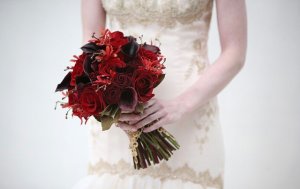 Red-Rose-CallaLily-ArantheraOrchid-GoldLace-BridalBouquet.jpg