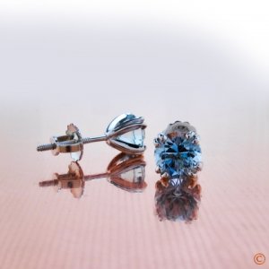 Bleeblue's aqua studs 1.JPG