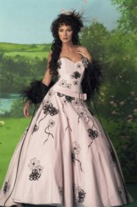who makes this dress.jpg