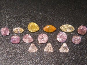 Diamonds yellow, pink and white for bracelet.JPG