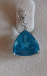 Apatite Pendant_1_1.jpg