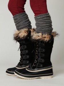 black sorels.jpg