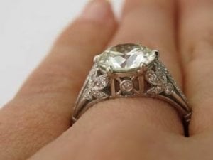 single stone setting thin bezel 2.jpg single stone setting thin bezel 2.jpg