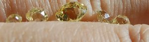 kiz-yellow5stones3.jpg