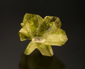 manorotkul_chrysoberyl_cyclic.jpg