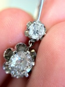 EARRINGMACRO.JPG