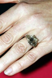 Camilla ering.jpg