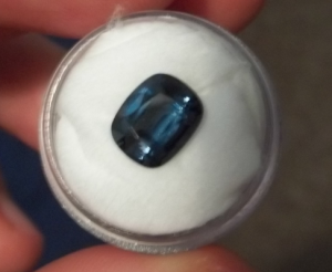 Blue Spinel hand 1 - Jeffdvs101.png