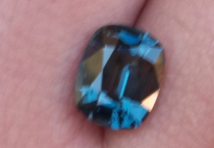 Blue spinel hand 2 - jeffdvs101.png