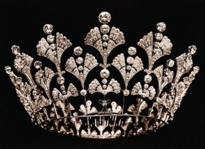queen-mothers-tiara-300x218.jpg