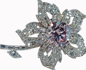williamson-brooch-queen-elizabeth-ii.jpg
