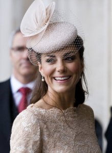 catherine_duchess_pearl_earrings.jpg