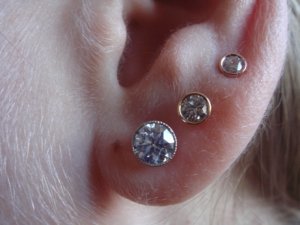 graduated_earrings_ps_1.jpg