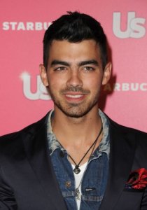 joe_jonas_pendant_necklaces_gemstone_pendant_v8urb6ztwjll.jpg
