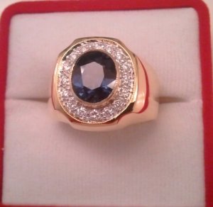 blue_spinel_and_diamond_ring_close_up.jpg