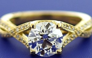 tacori_2565rd7w_with_127ct__gsi2_avr_front_2__2_.jpg